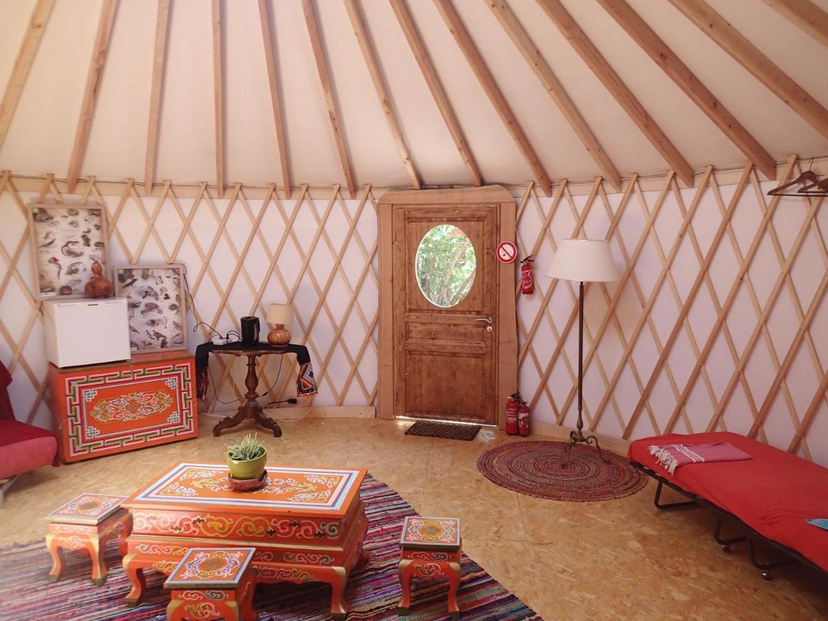 Eco-Hotel Et Yourtes Du Mercantour Guillaumes Εξωτερικό φωτογραφία