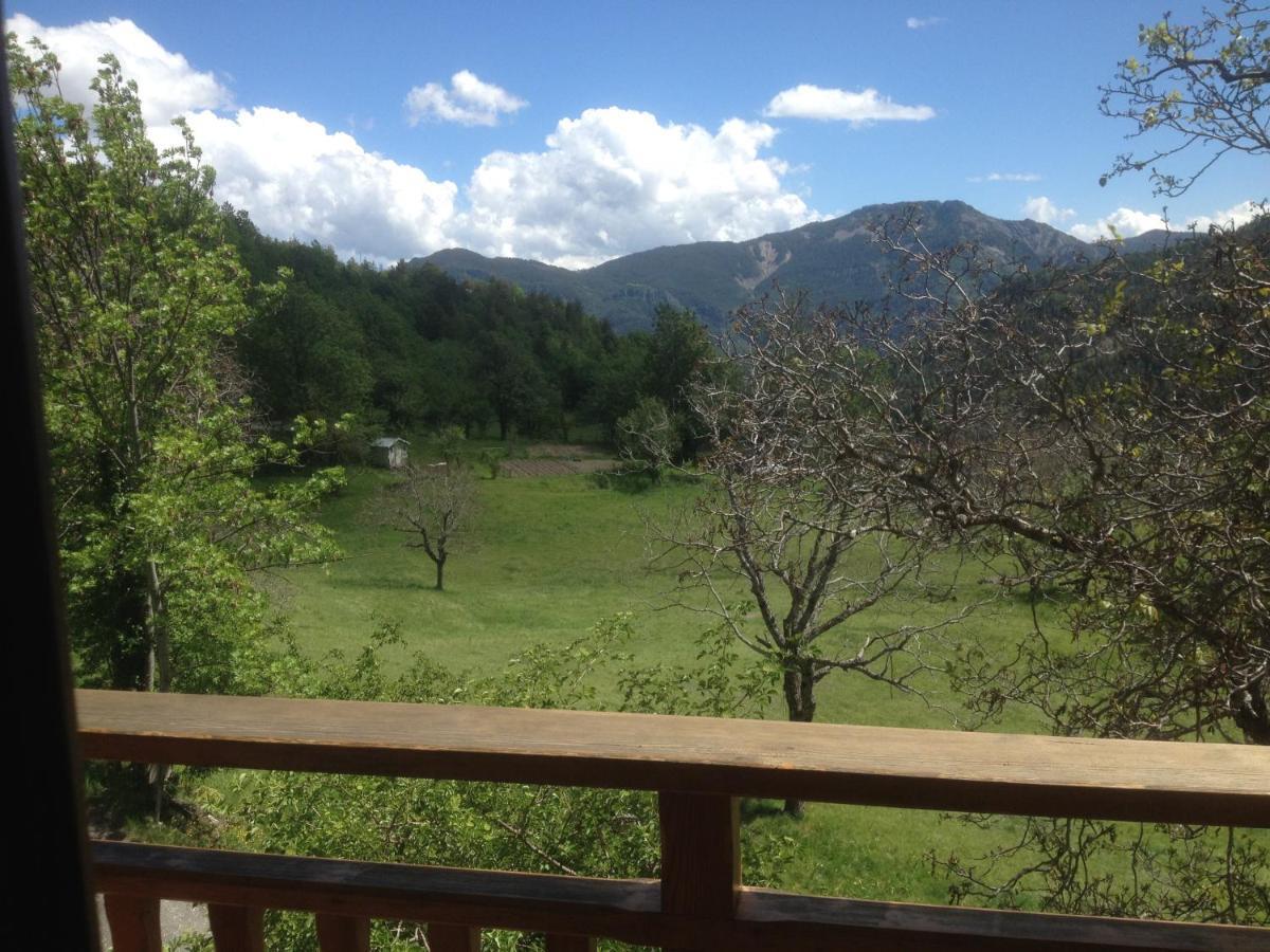 Eco-Hotel Et Yourtes Du Mercantour Guillaumes Εξωτερικό φωτογραφία